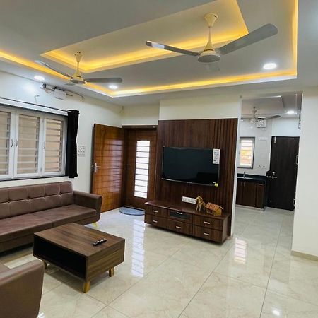 Luxurious 3 Bhk Villa In Bhuj - Shivani Homestay Eksteriør billede